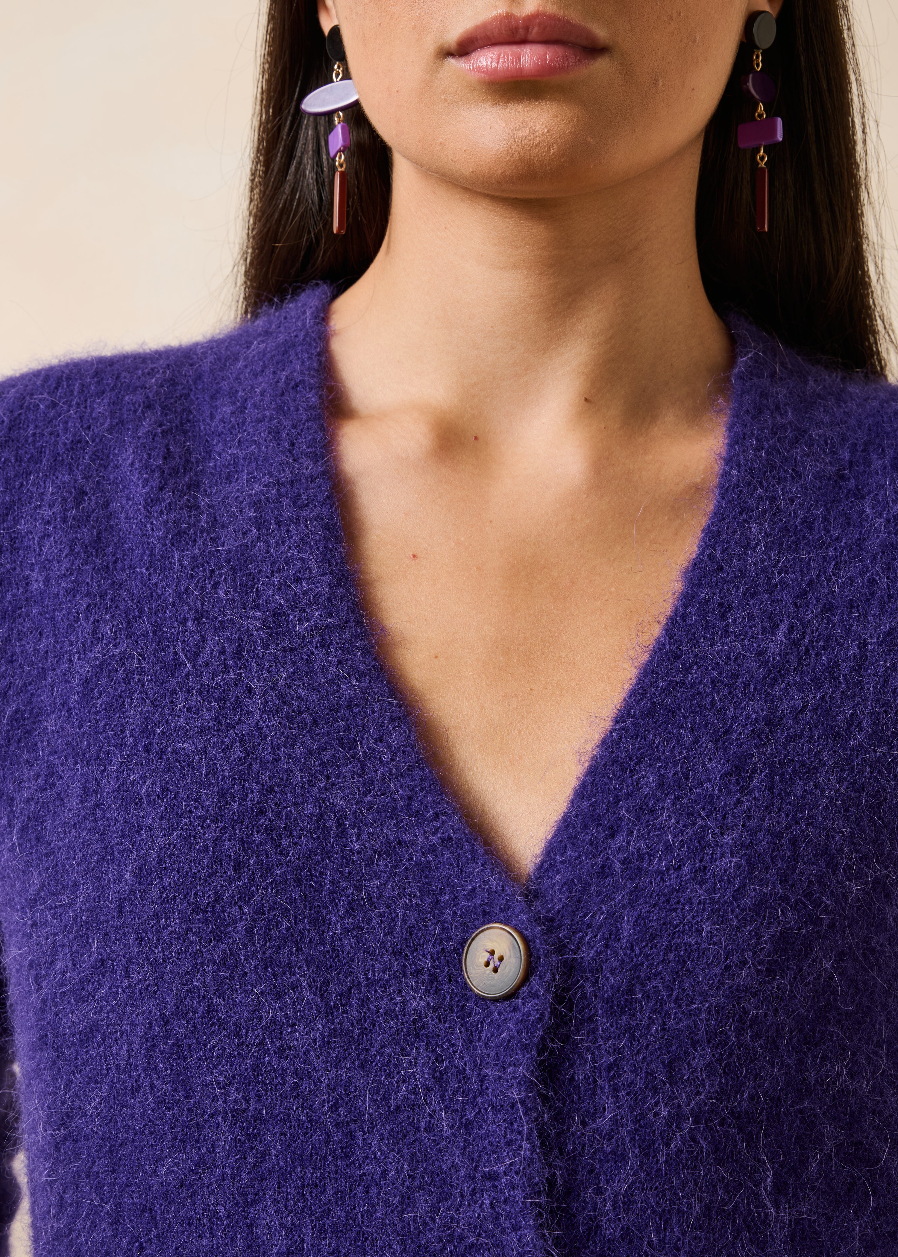 Kurze violette Alpaka-Weste mit V-Ausschnitt