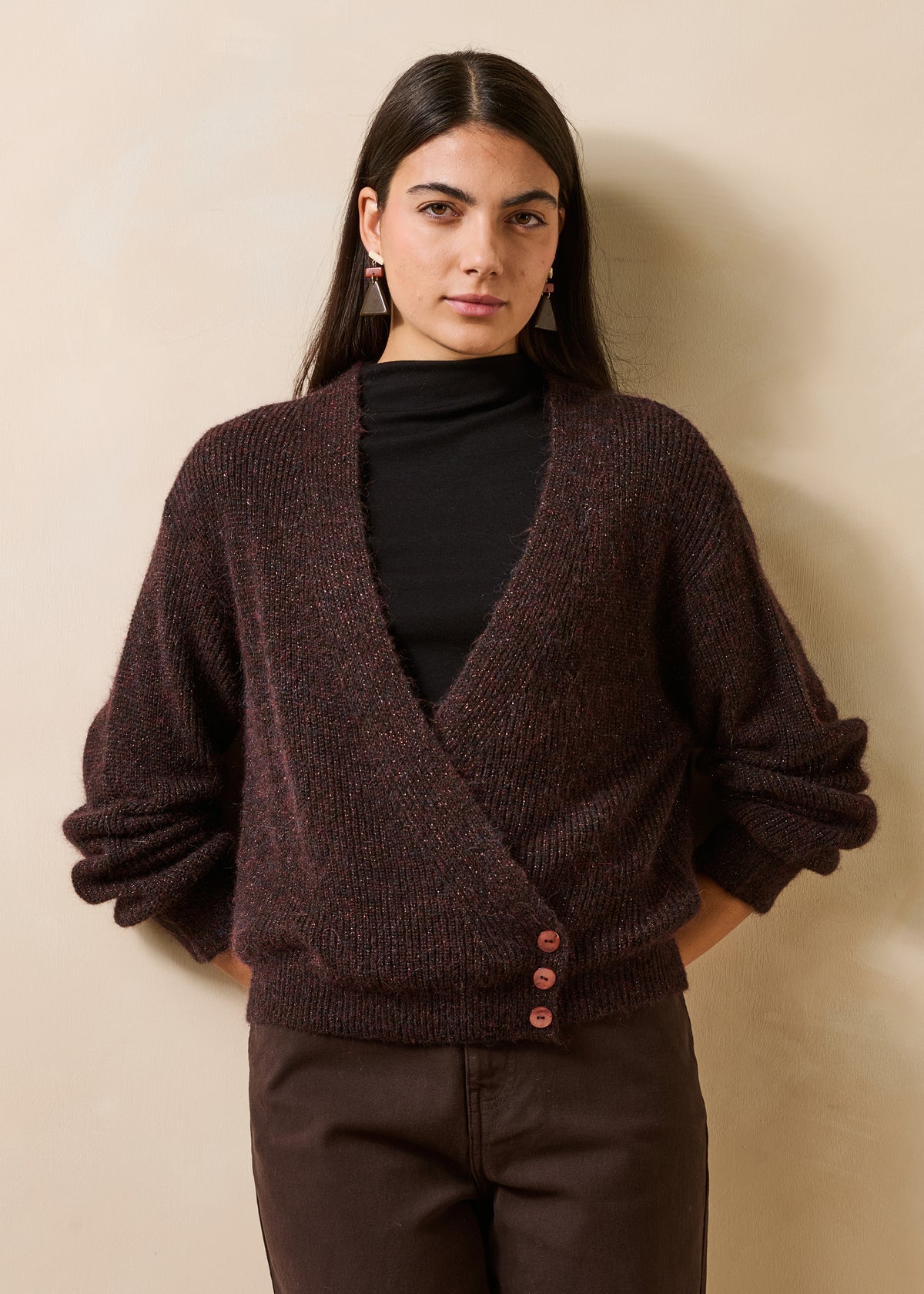 Gilet marrone asimmetrico maniche lunghe scollo a V