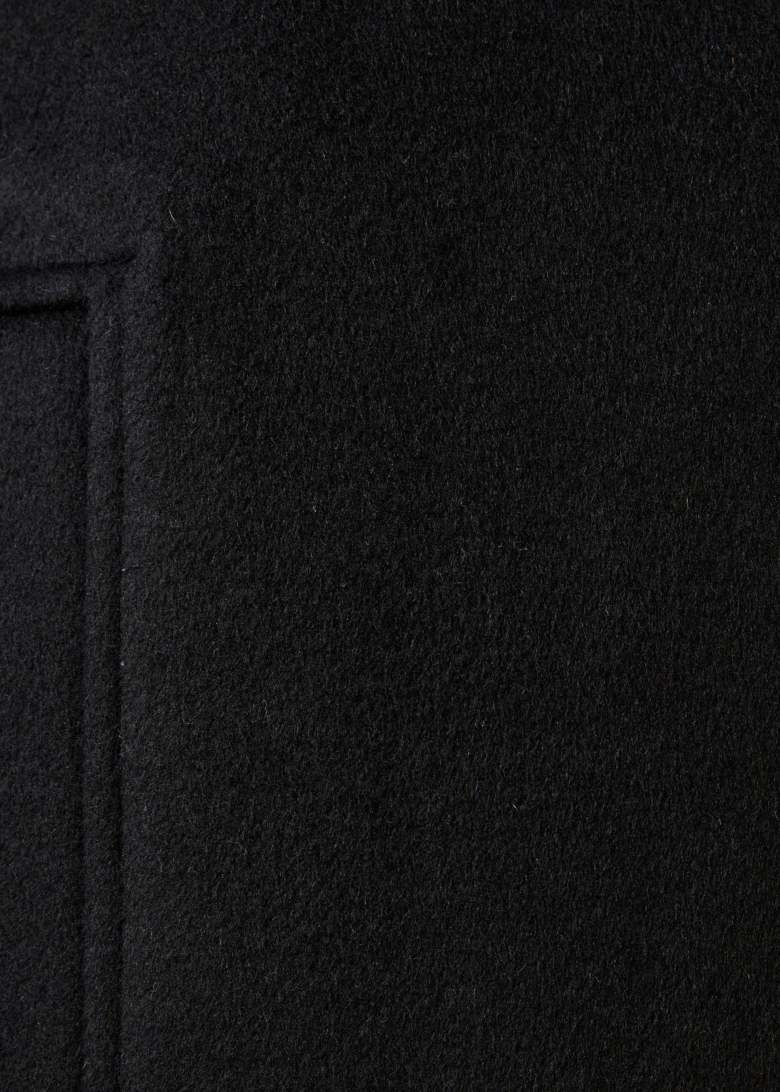 Cappotto nero con collo alto in lana