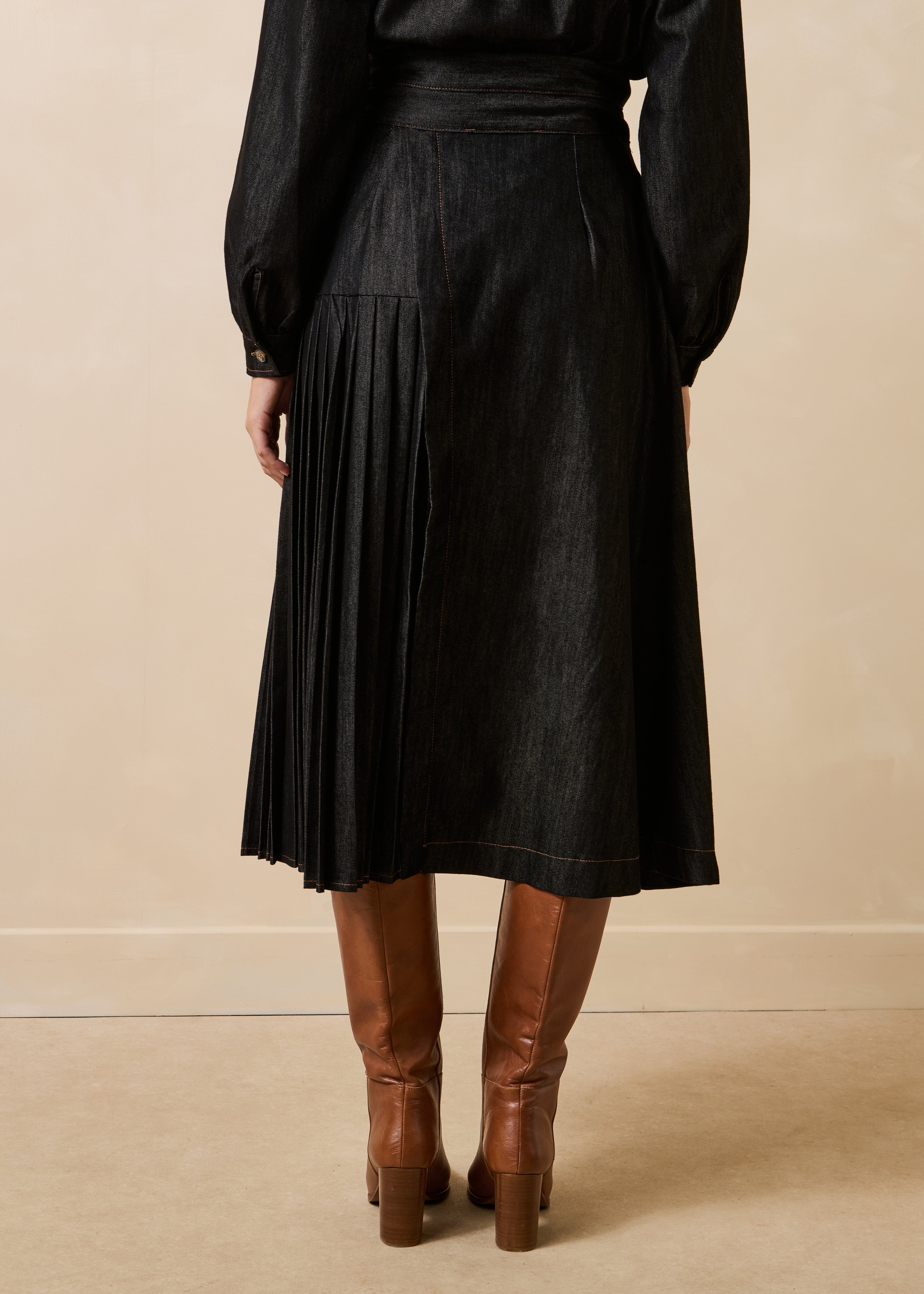 Jupe midi portefeuille en denim noir
