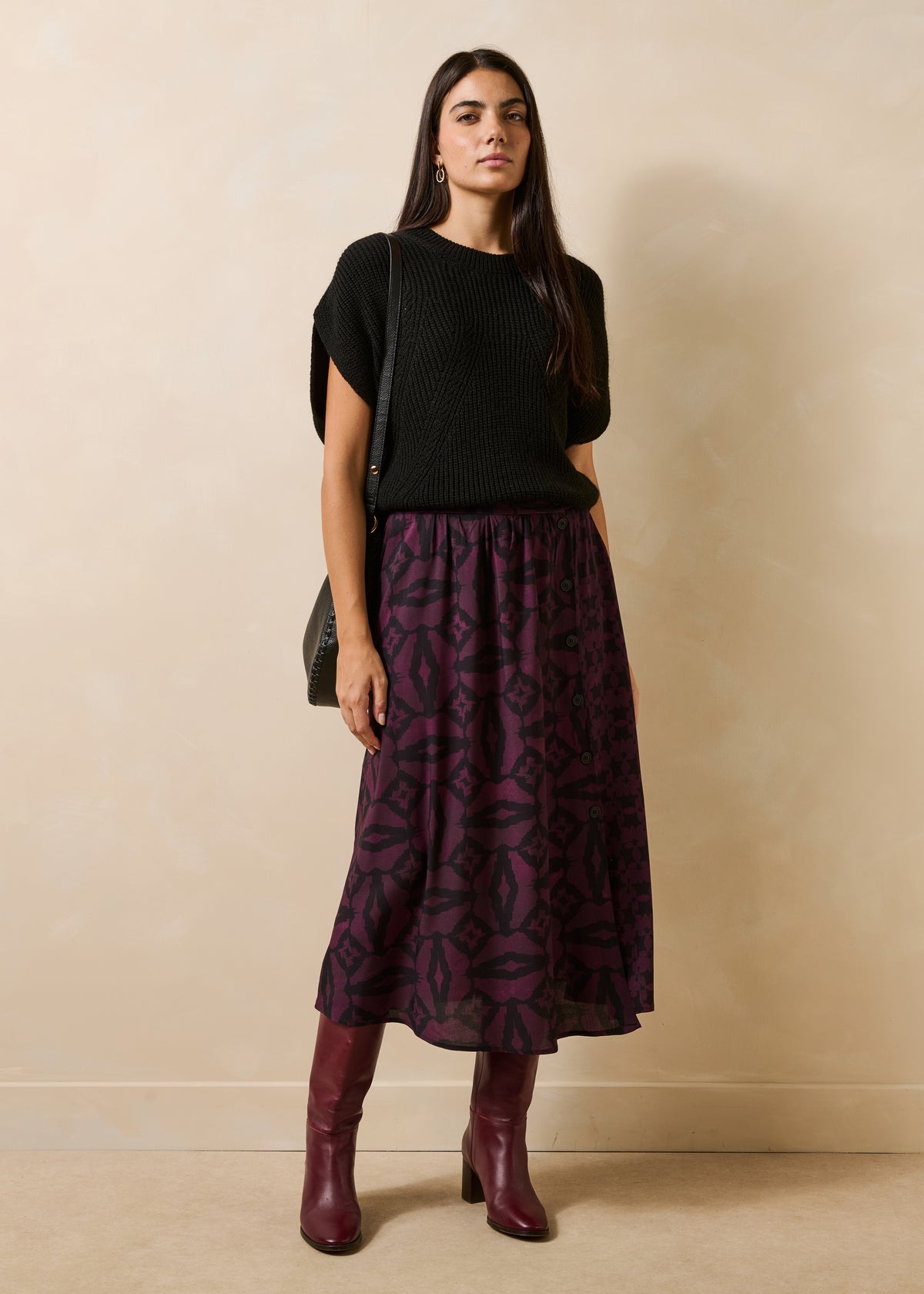 Jupe longue boutonnée noir et violet à imprimé