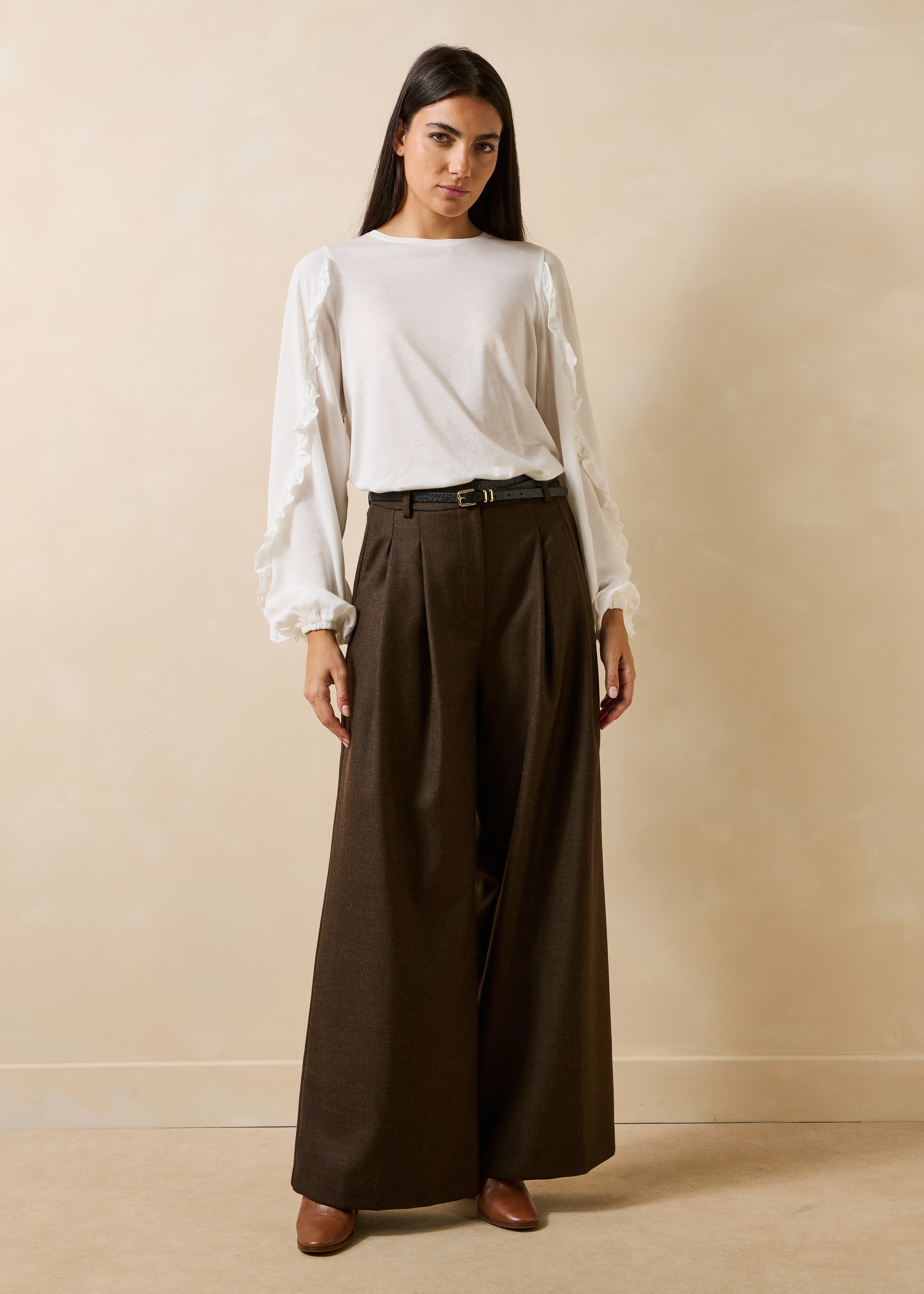 Pantalone largo marrone a vita alta