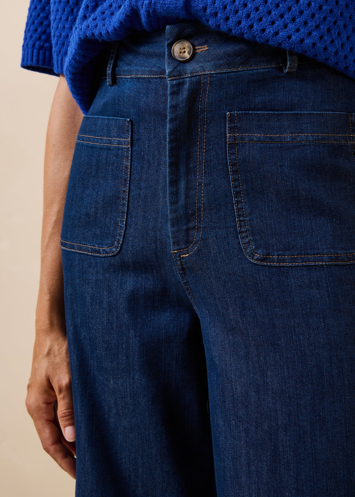 Wide cropped pants in raw denim