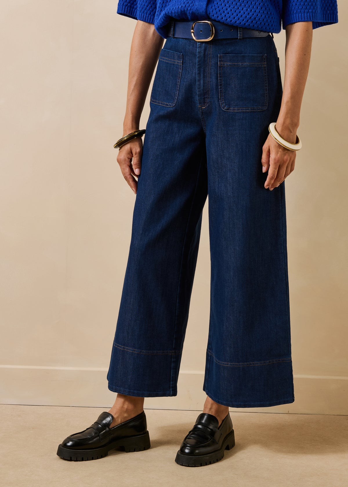 Wide cropped pants in raw denim