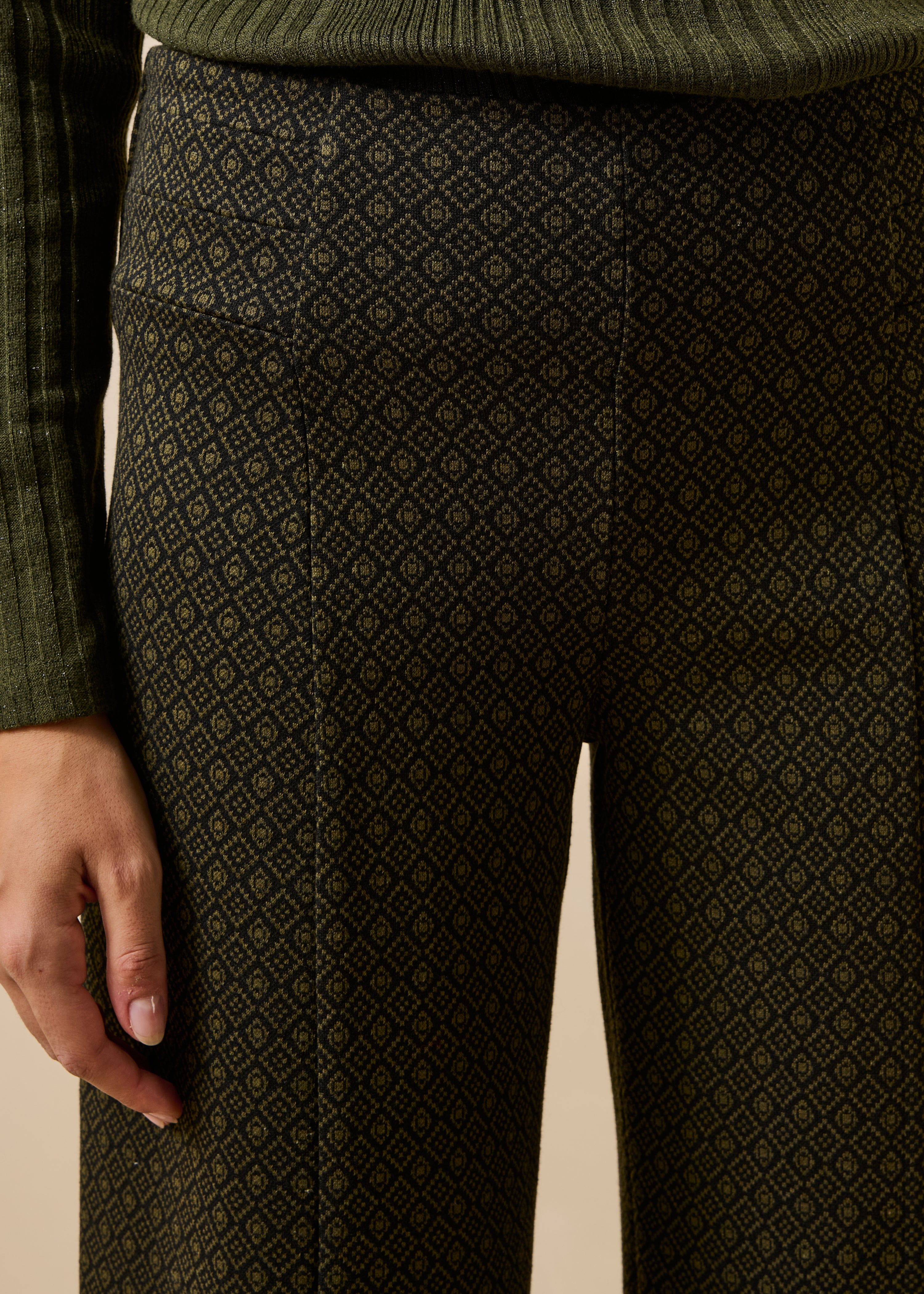 Pantalon cropped kaki en milano jacquard