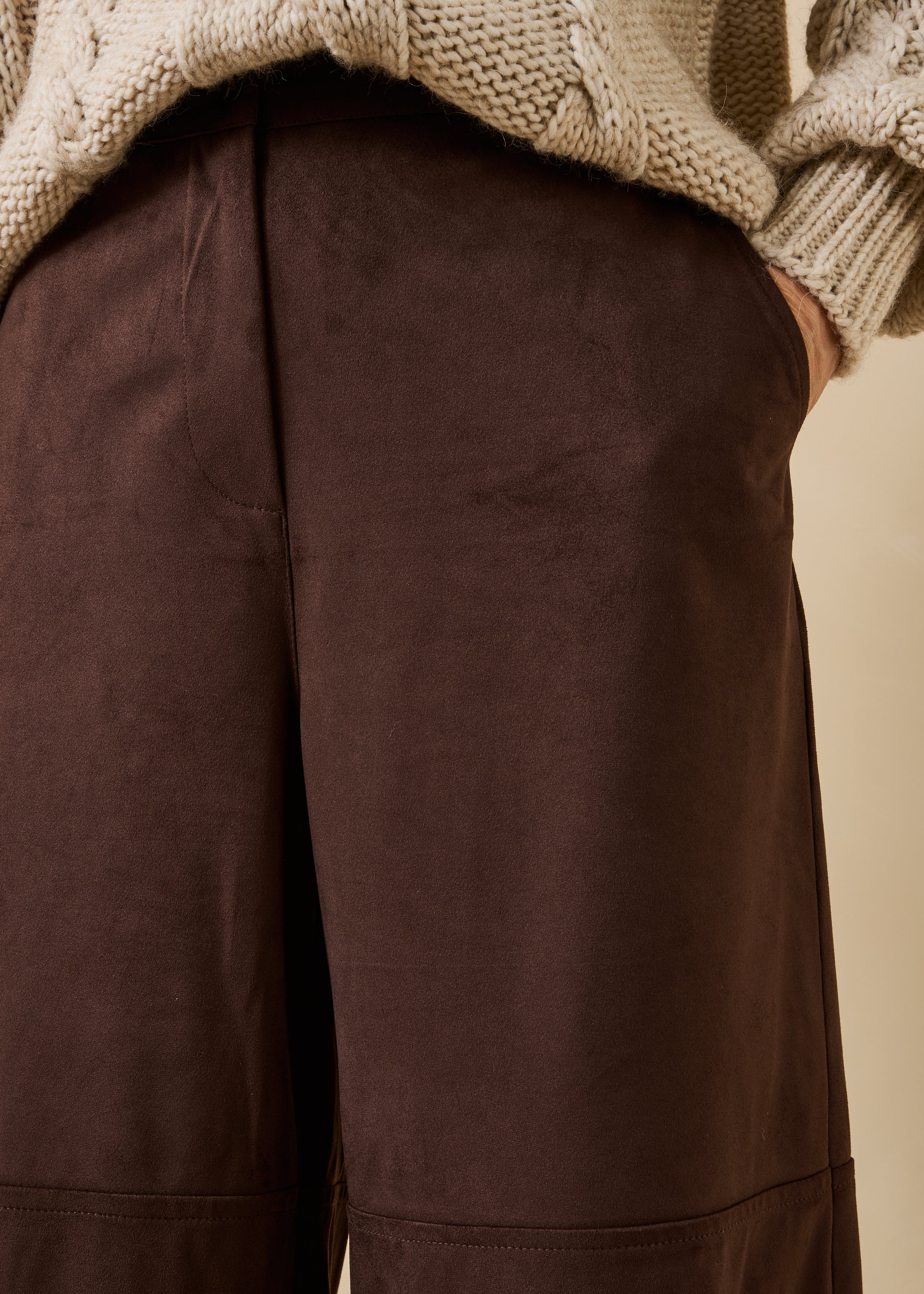 Pantalon crop et large marron en suédine