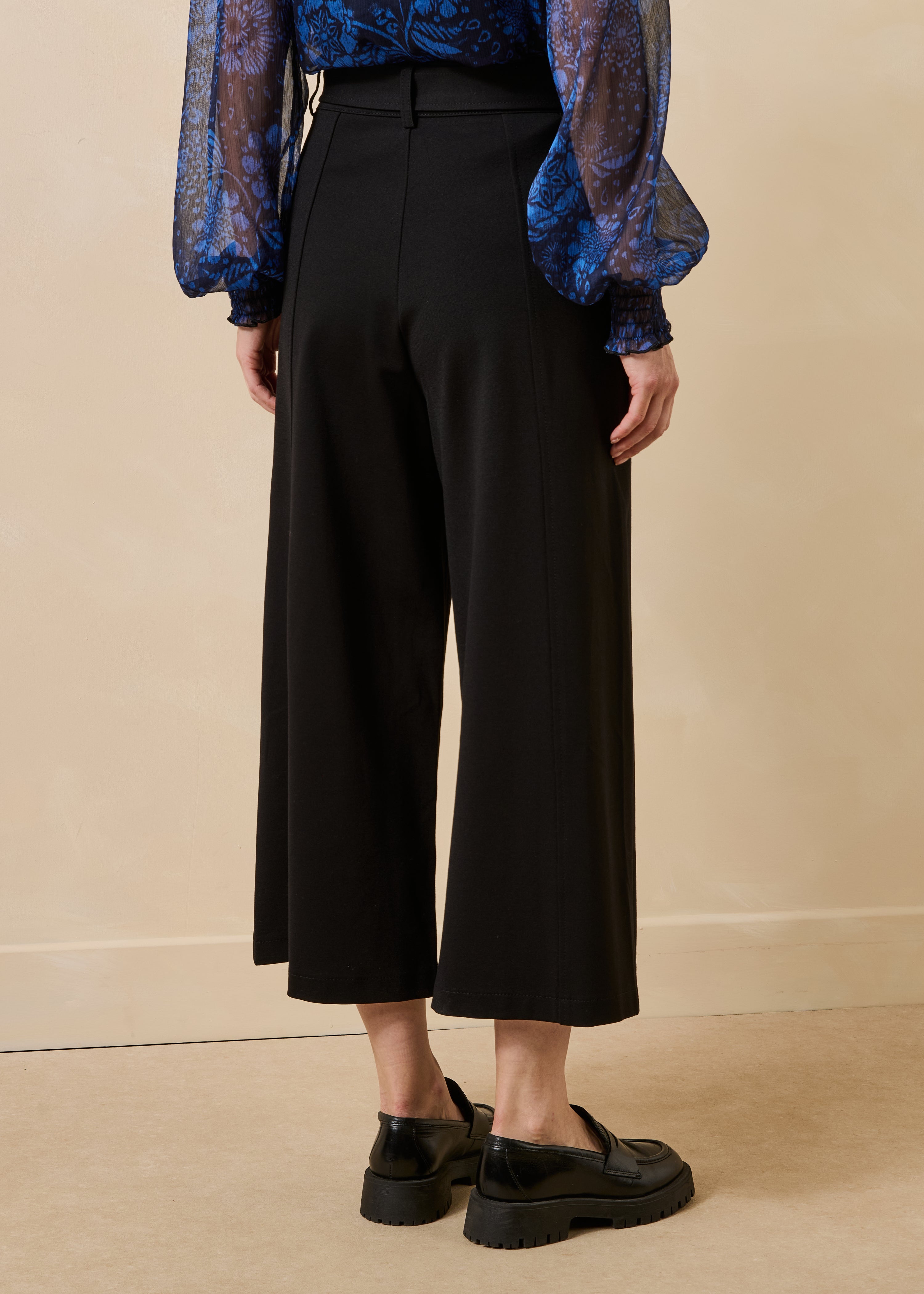 Wijde broek rok-broek zwart 7/8 lengte