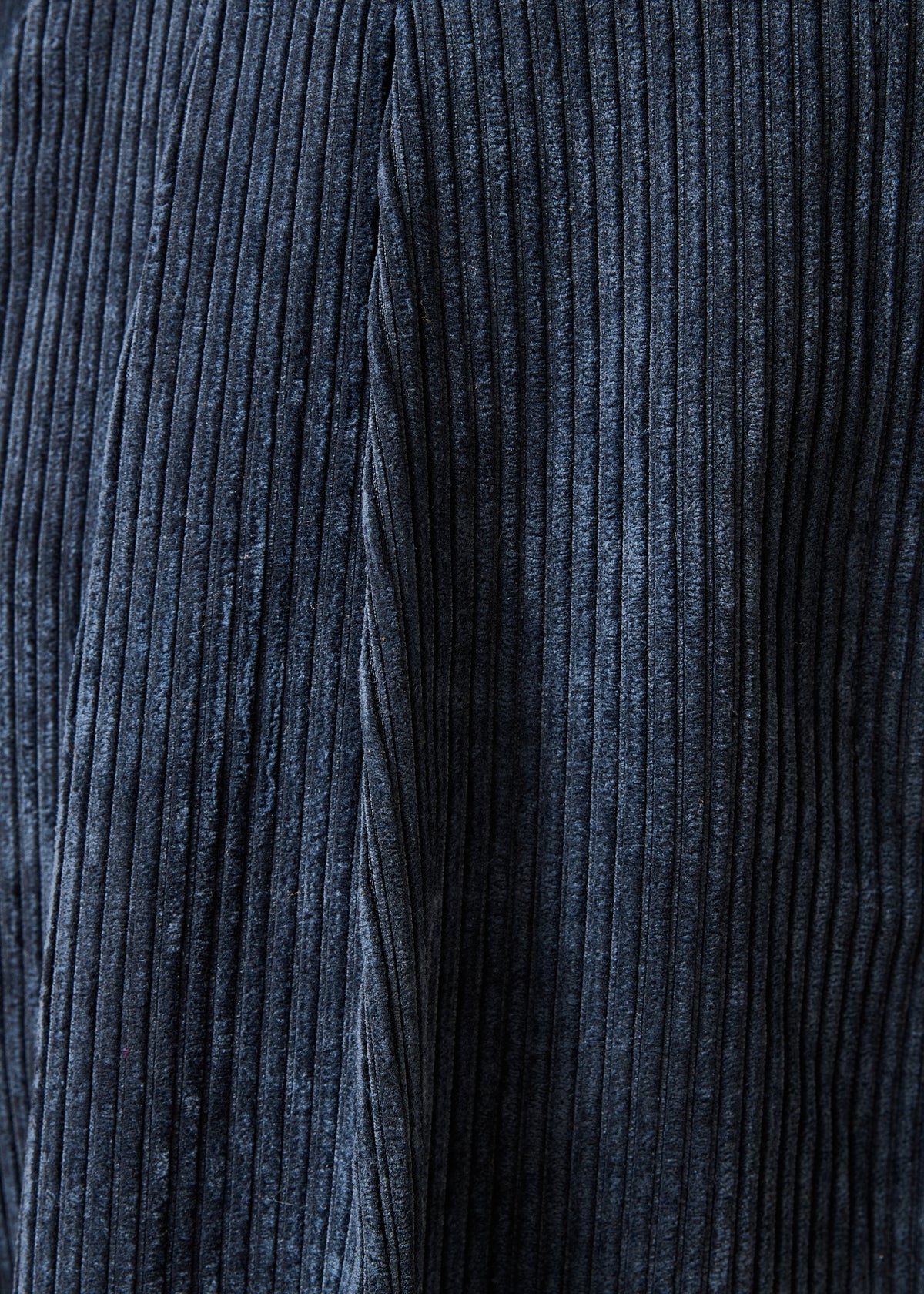 Pantalón ancho azul grisáceo de pana