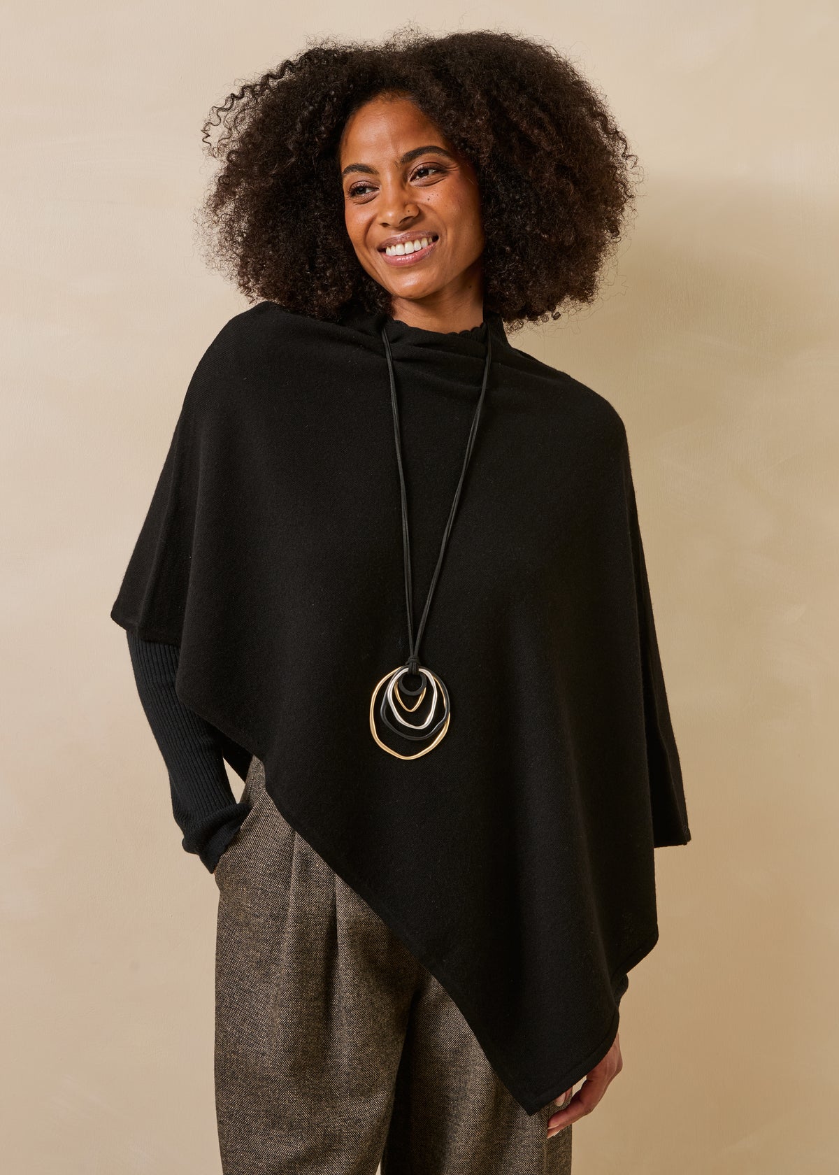 Black Sweater - Foncho
