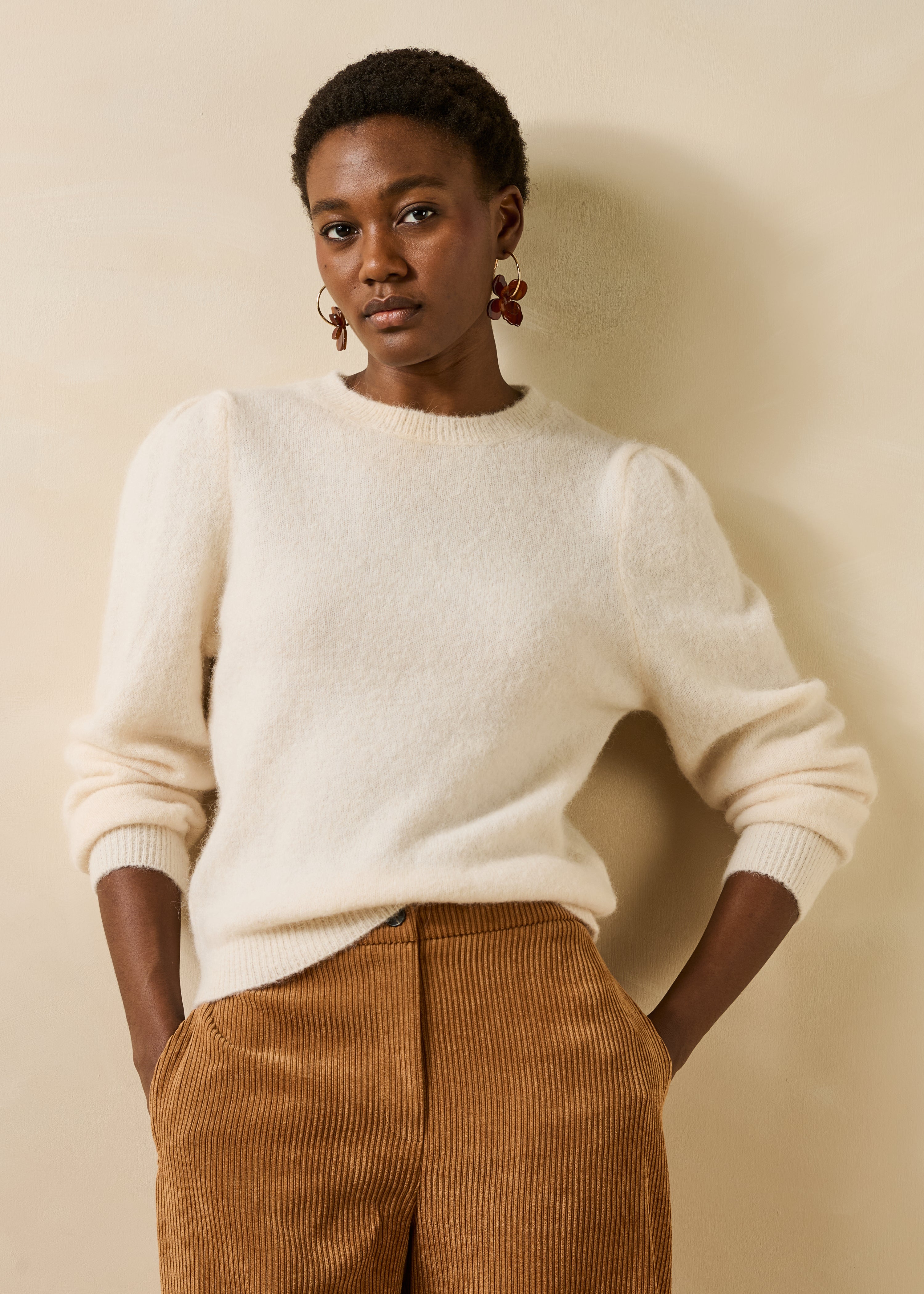 Ecru alpaca long-sleeve crew neck sweater