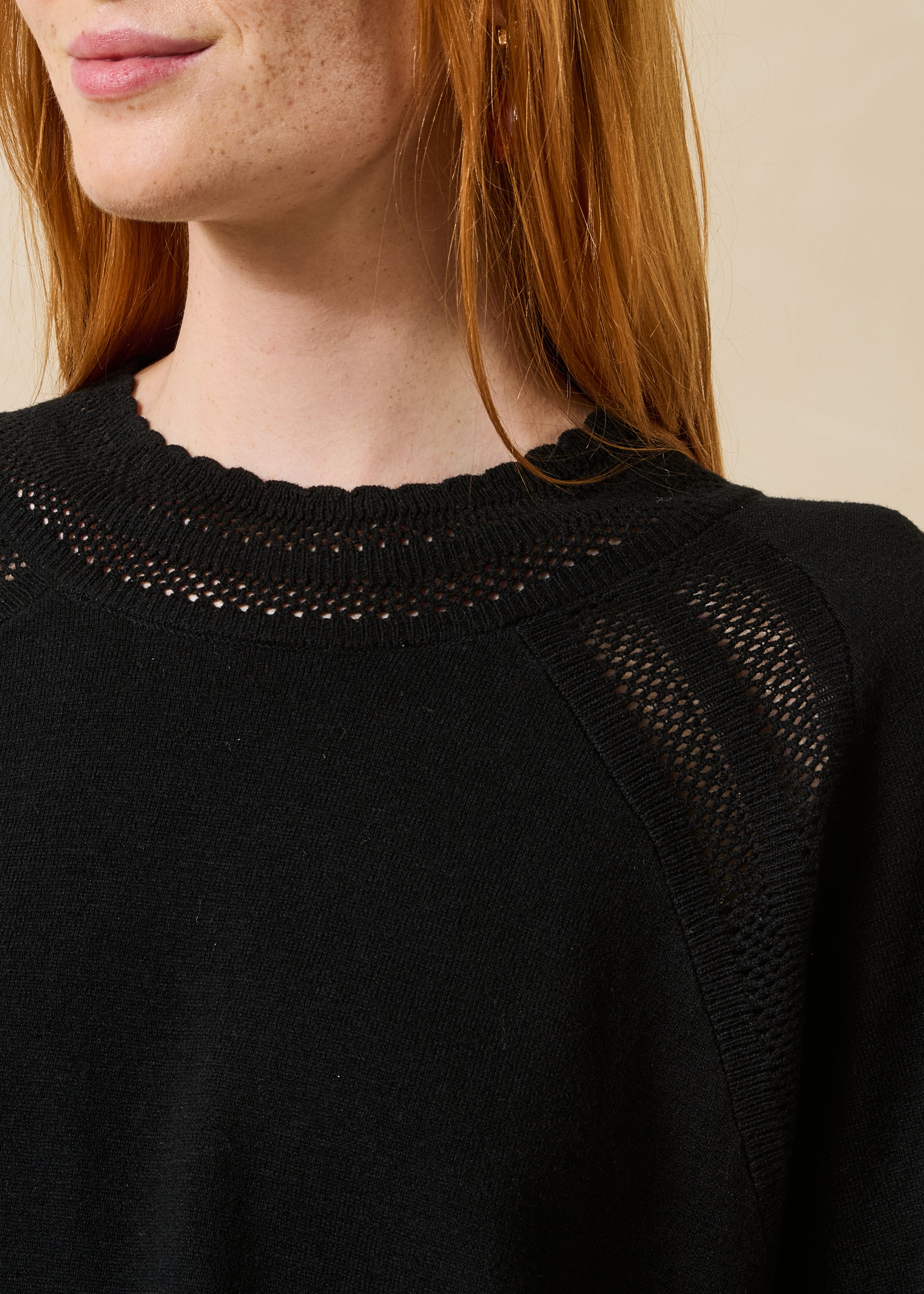 Maglione nero a maniche lunghe in lana e cotone