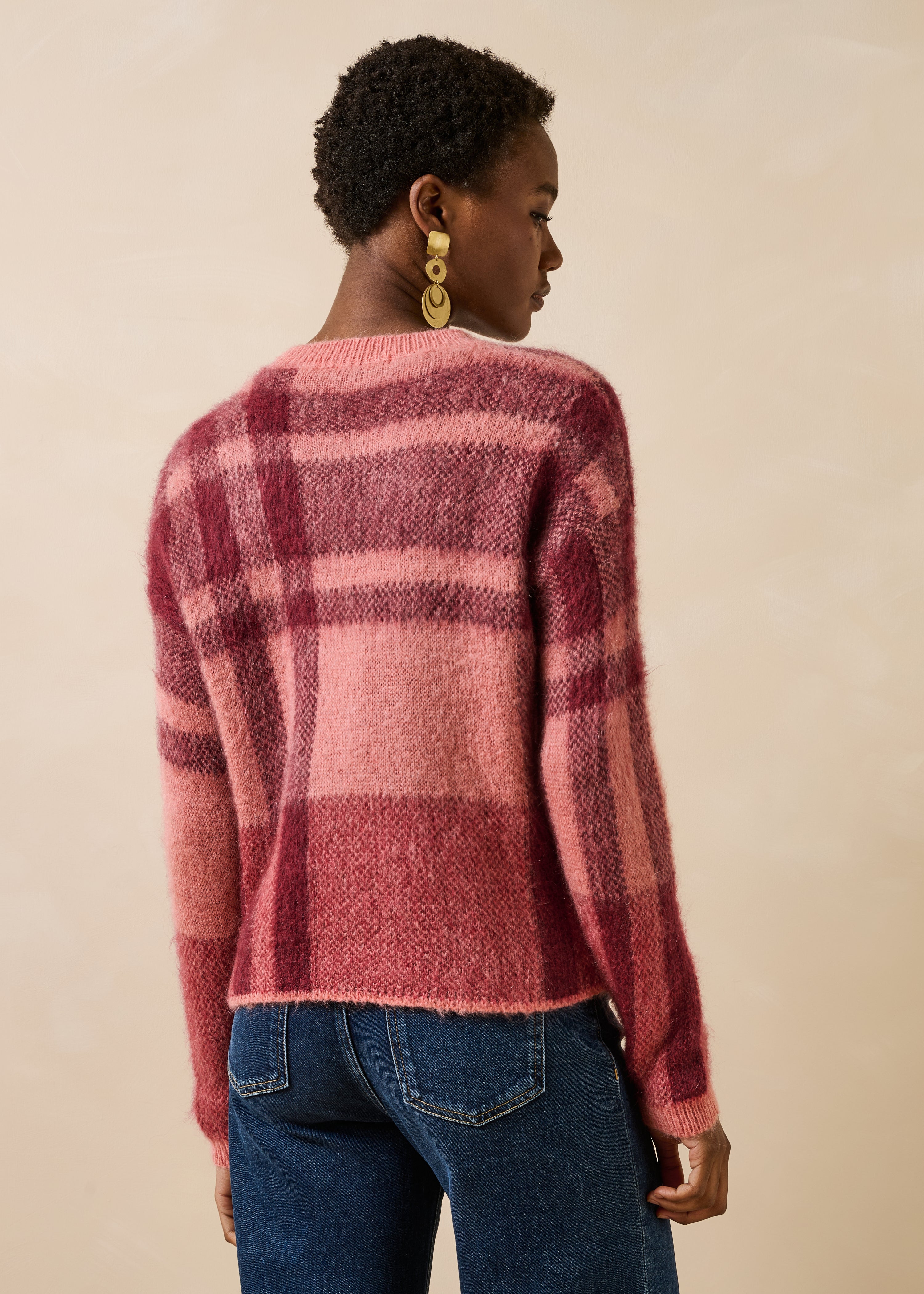 Jersey rosa de manga larga con jacquard y cuello redondo