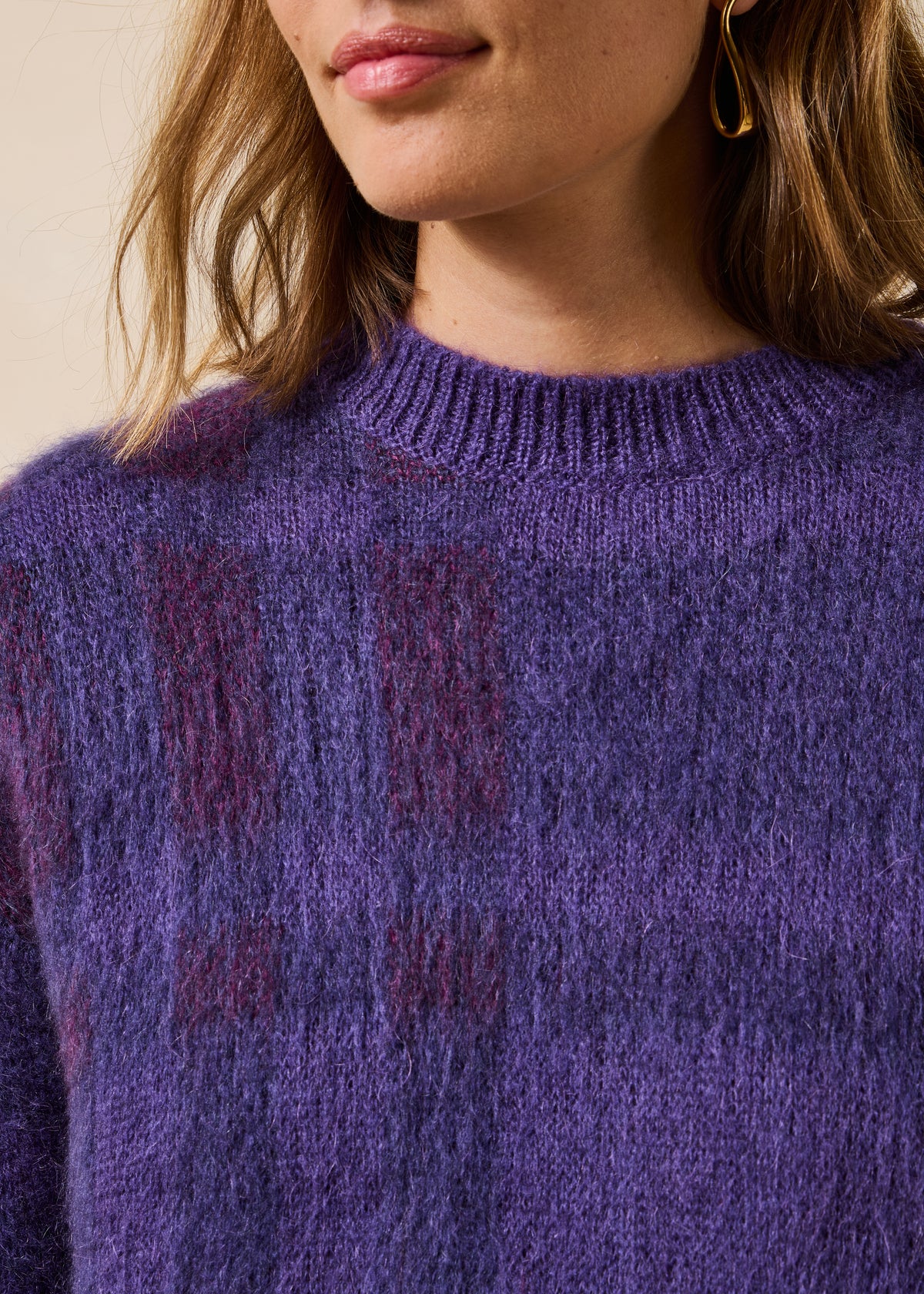 Violetter Pullover mit langen Ärmeln aus Jacquard und Rundhalsausschnitt