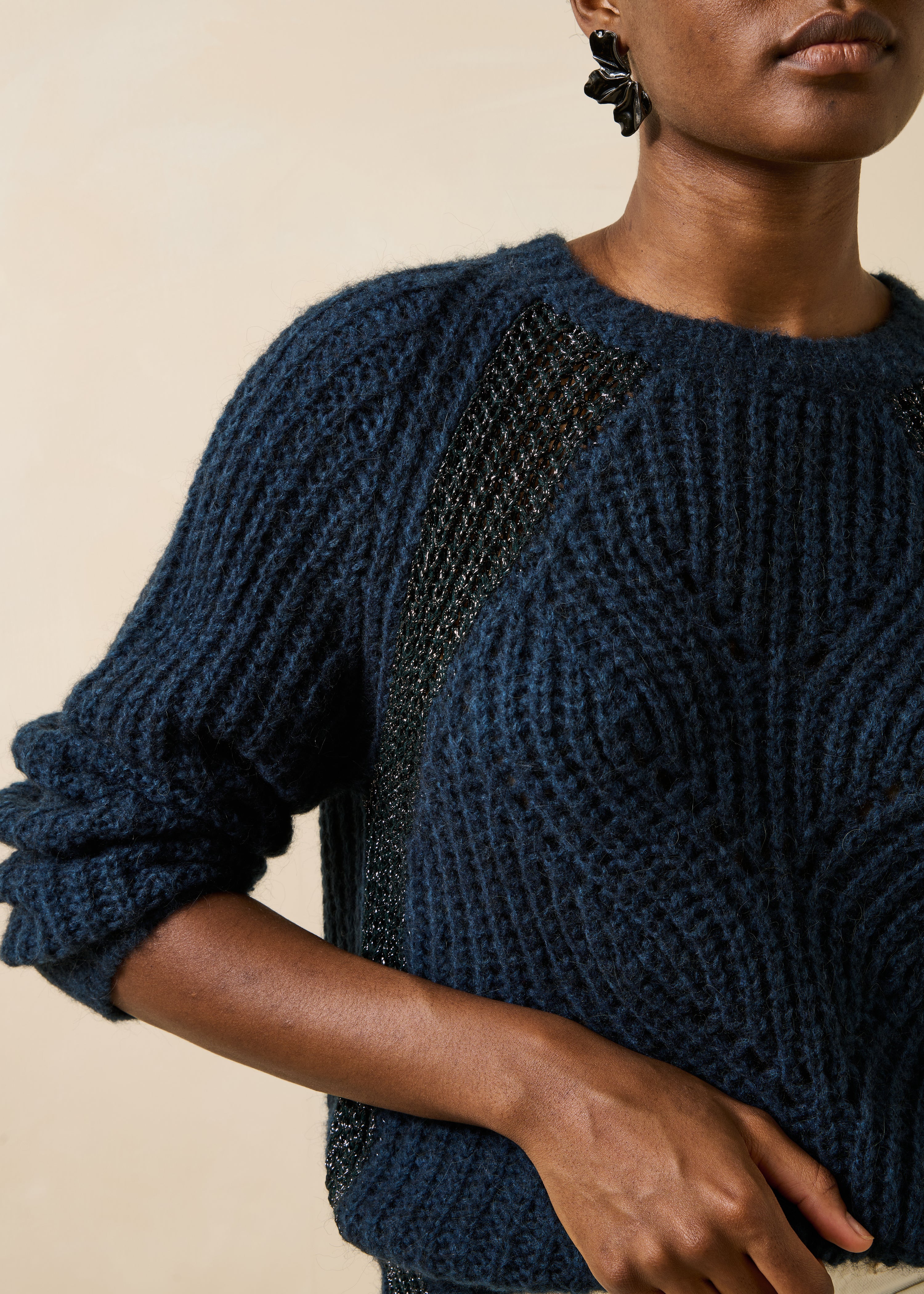 Pull bleu marine manches longues col rond détail irisé