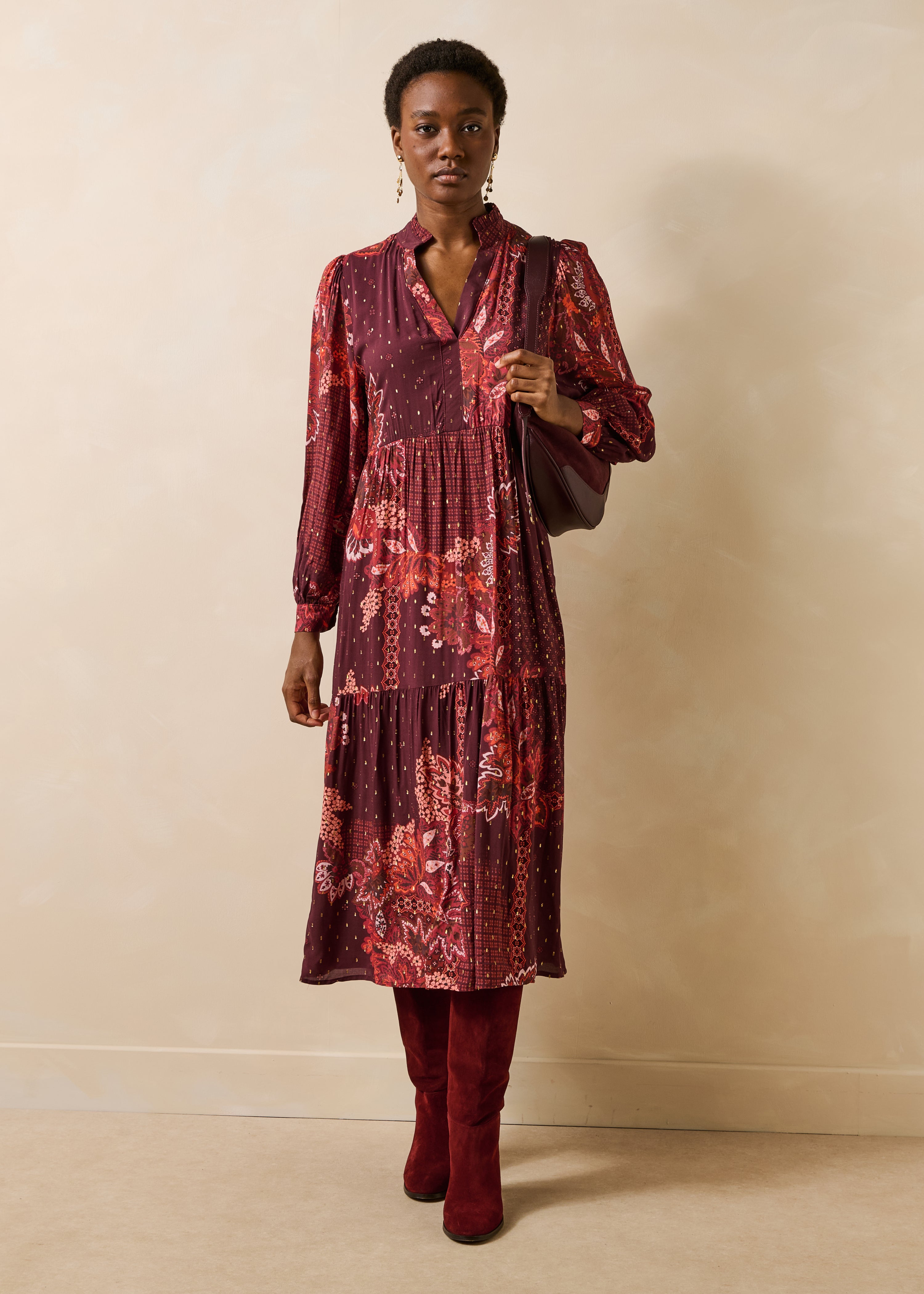 Robe longue rouge imprimée manches longues col tunisien