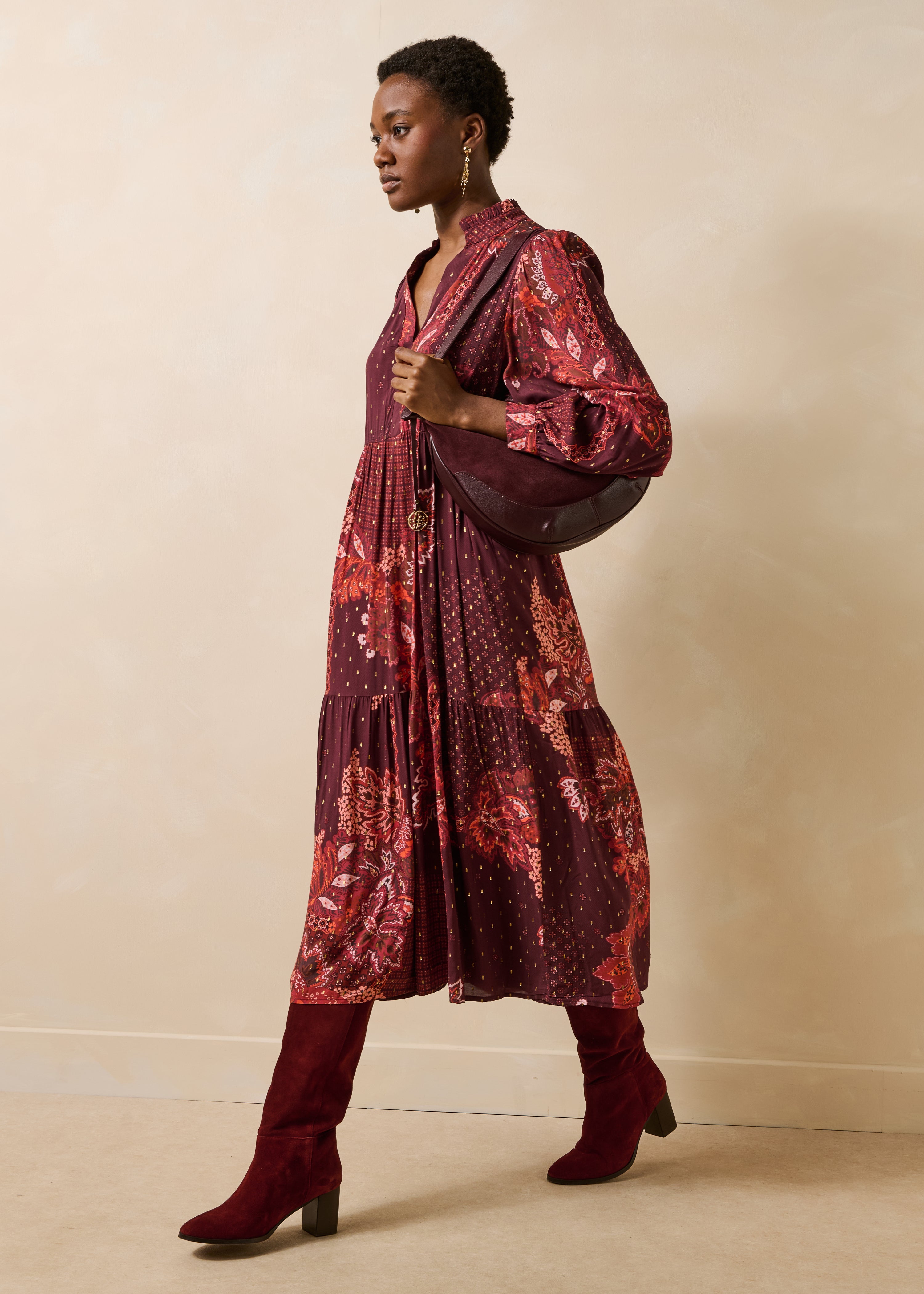 Robe longue rouge imprimée manches longues col tunisien
