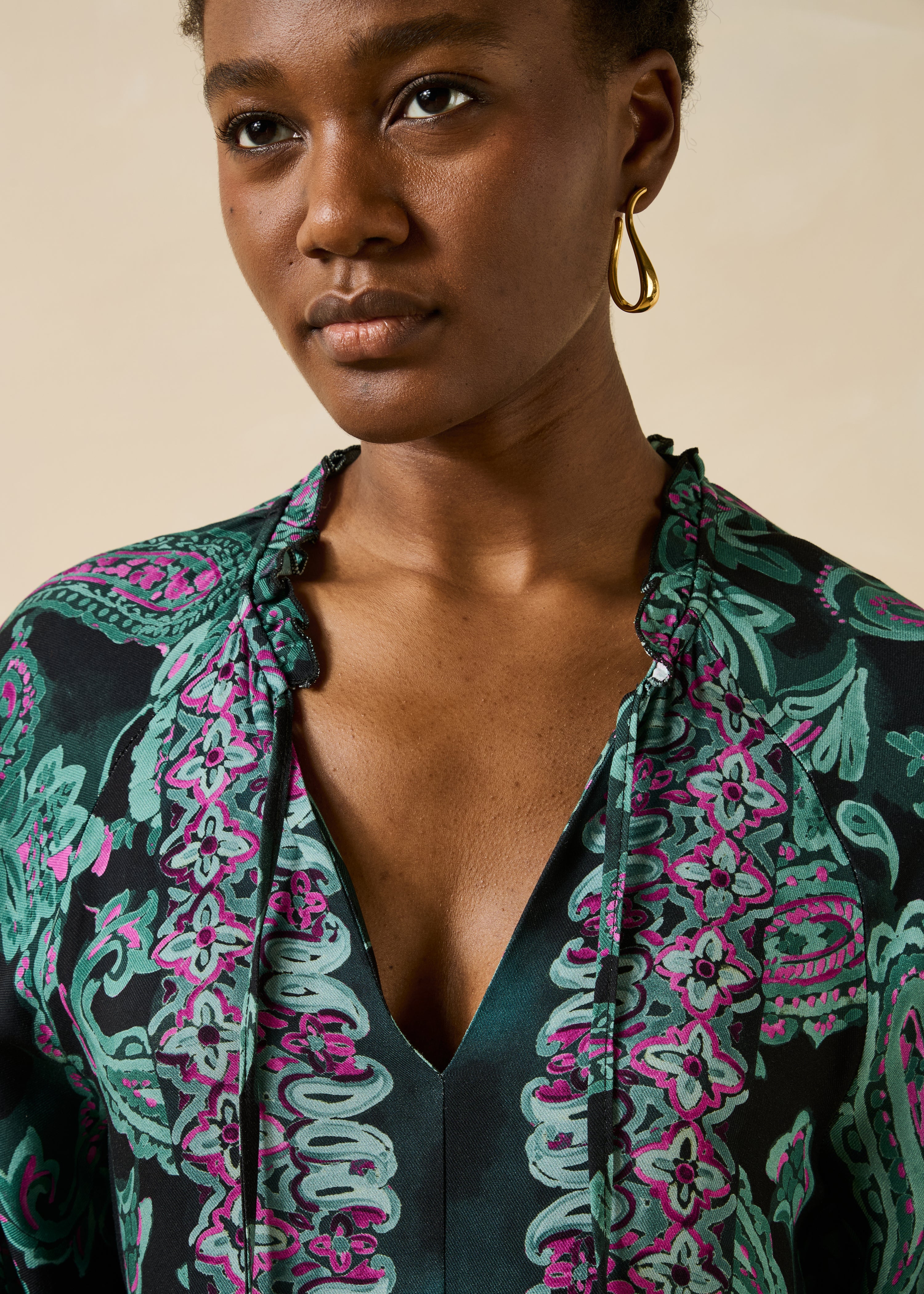 Loose long green printed dress with long sleeves