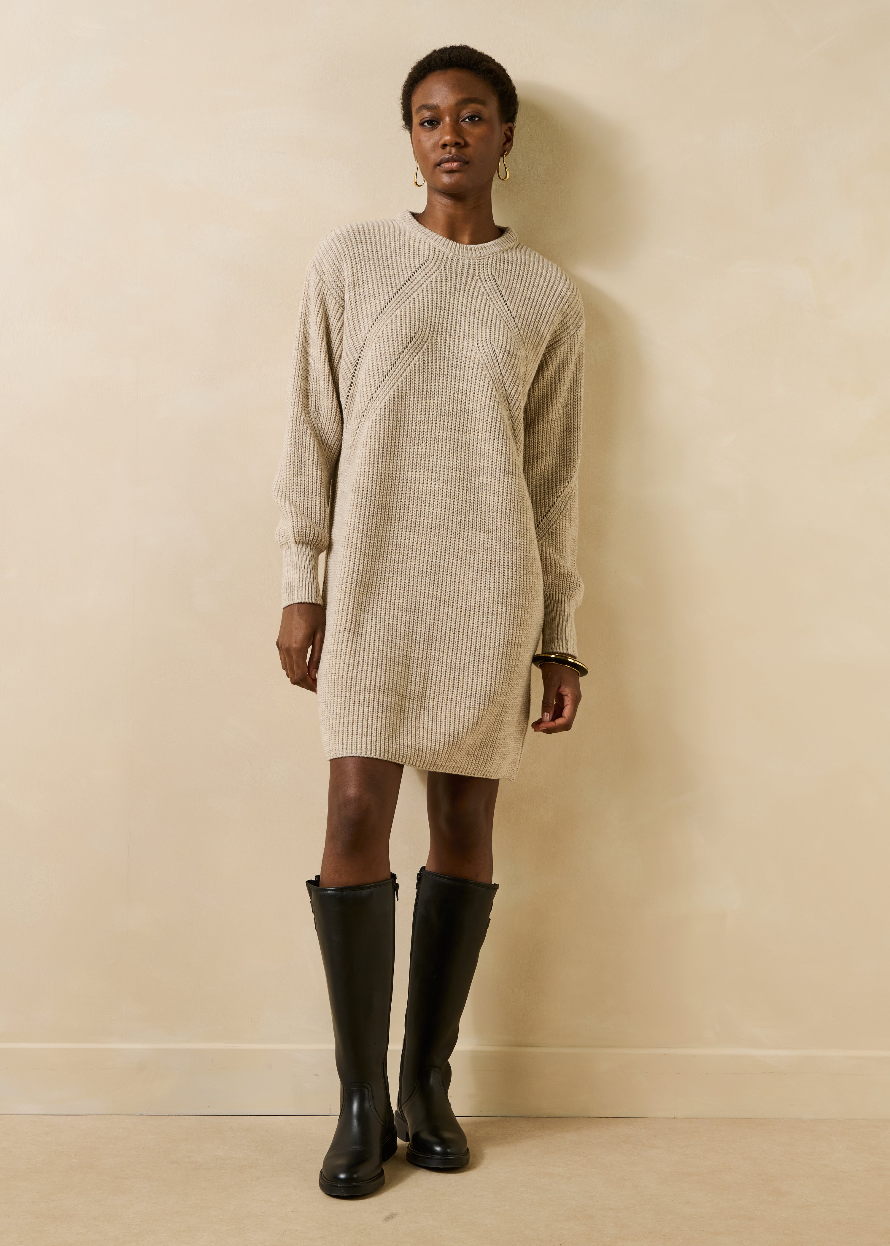 Beige maglia corta con scollo rotondo