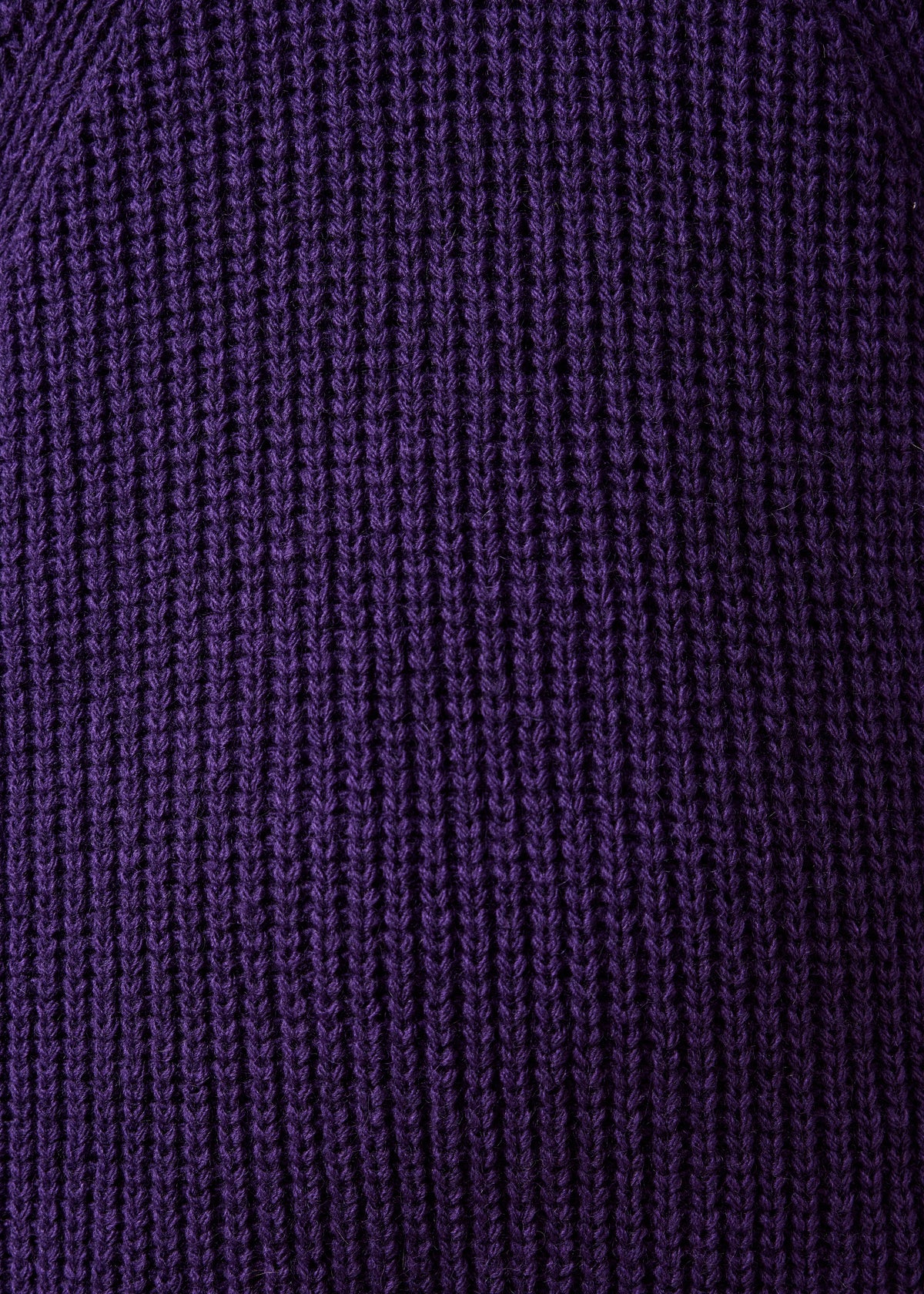 Abito corto prugna in maglia con scollo rotondo