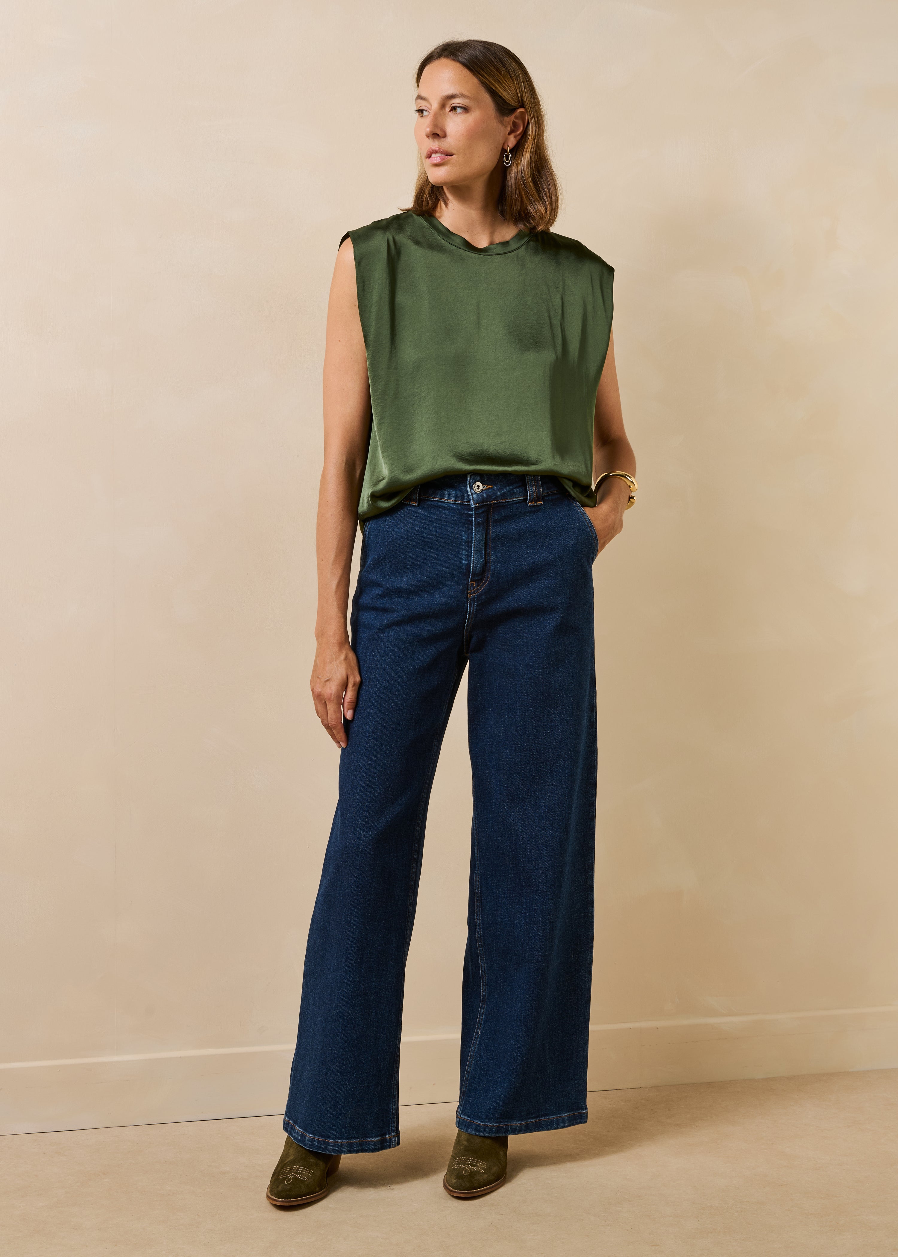 Top sans manches kaki en satin