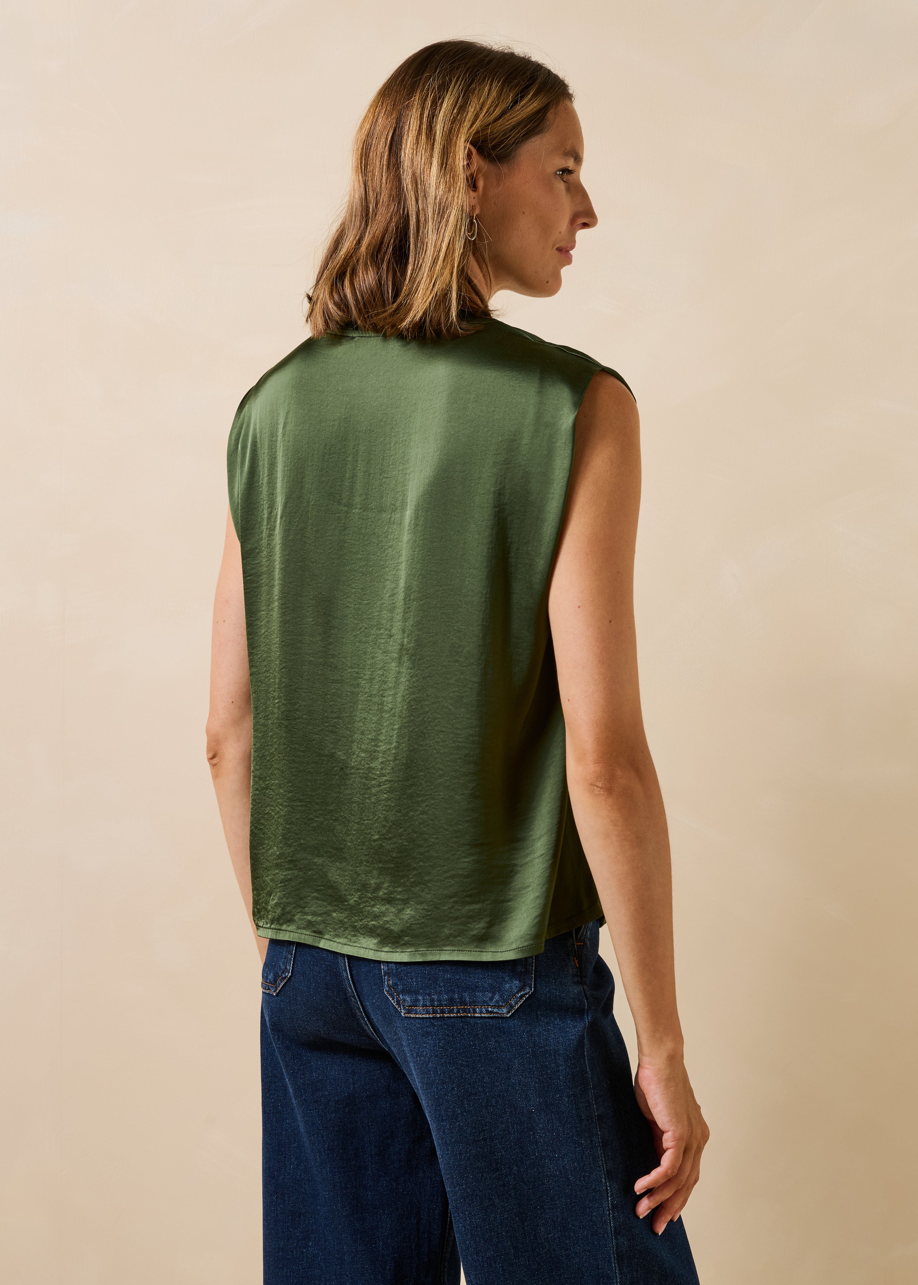 Top sans manches kaki en satin
