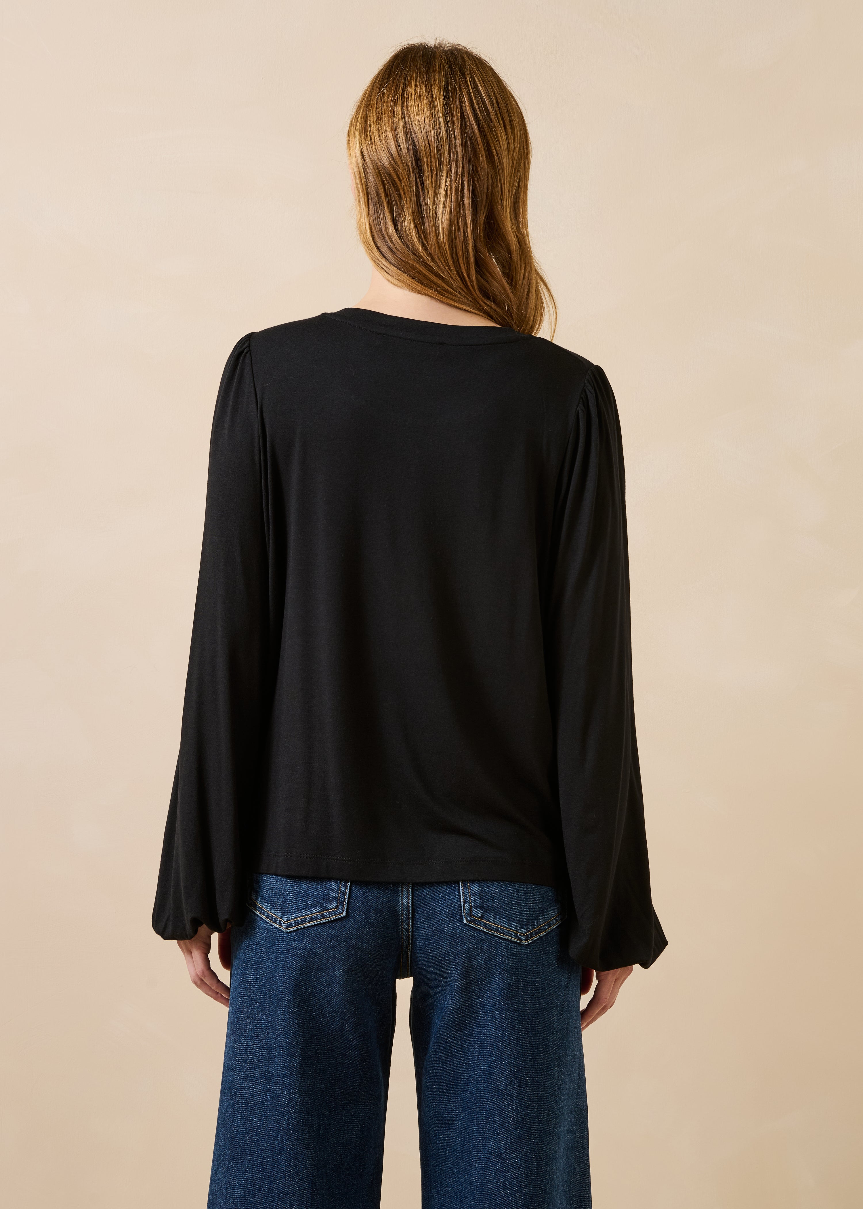 T-shirt nero in modal a maniche lunghe