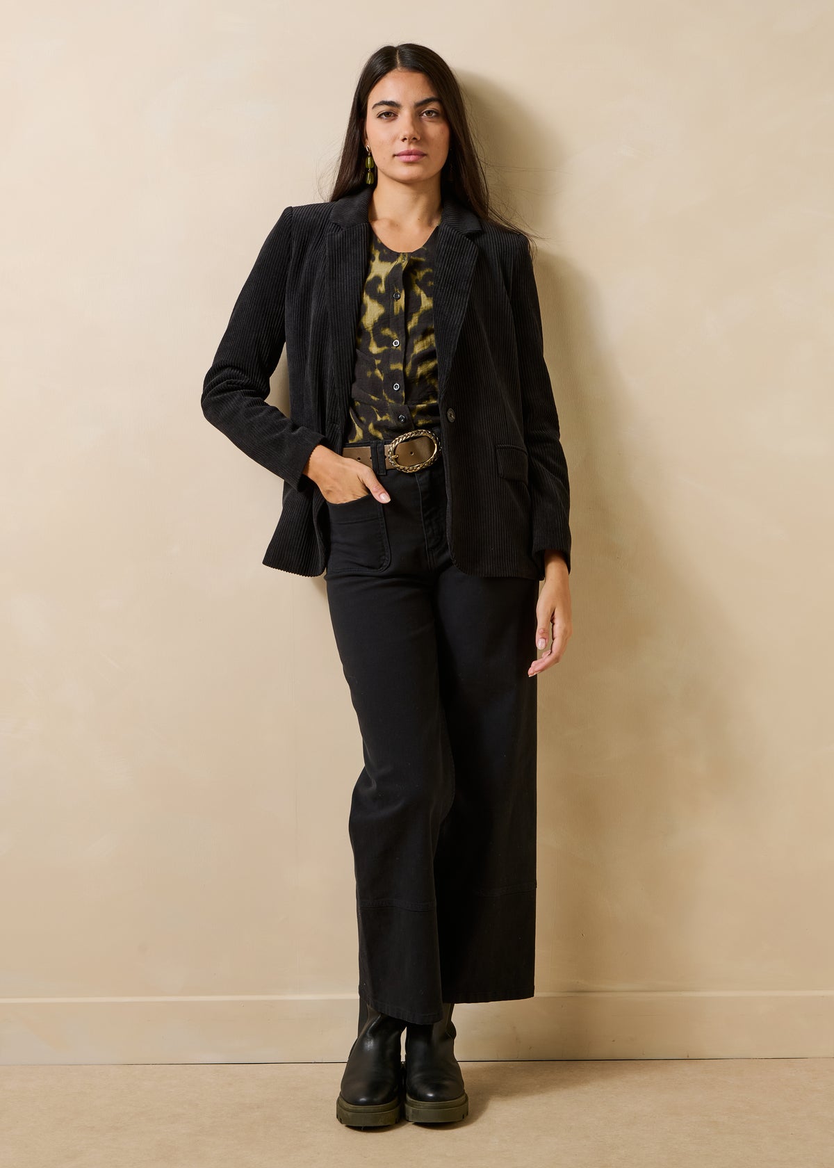 Chaqueta blazer negra de terciopelo manga larga