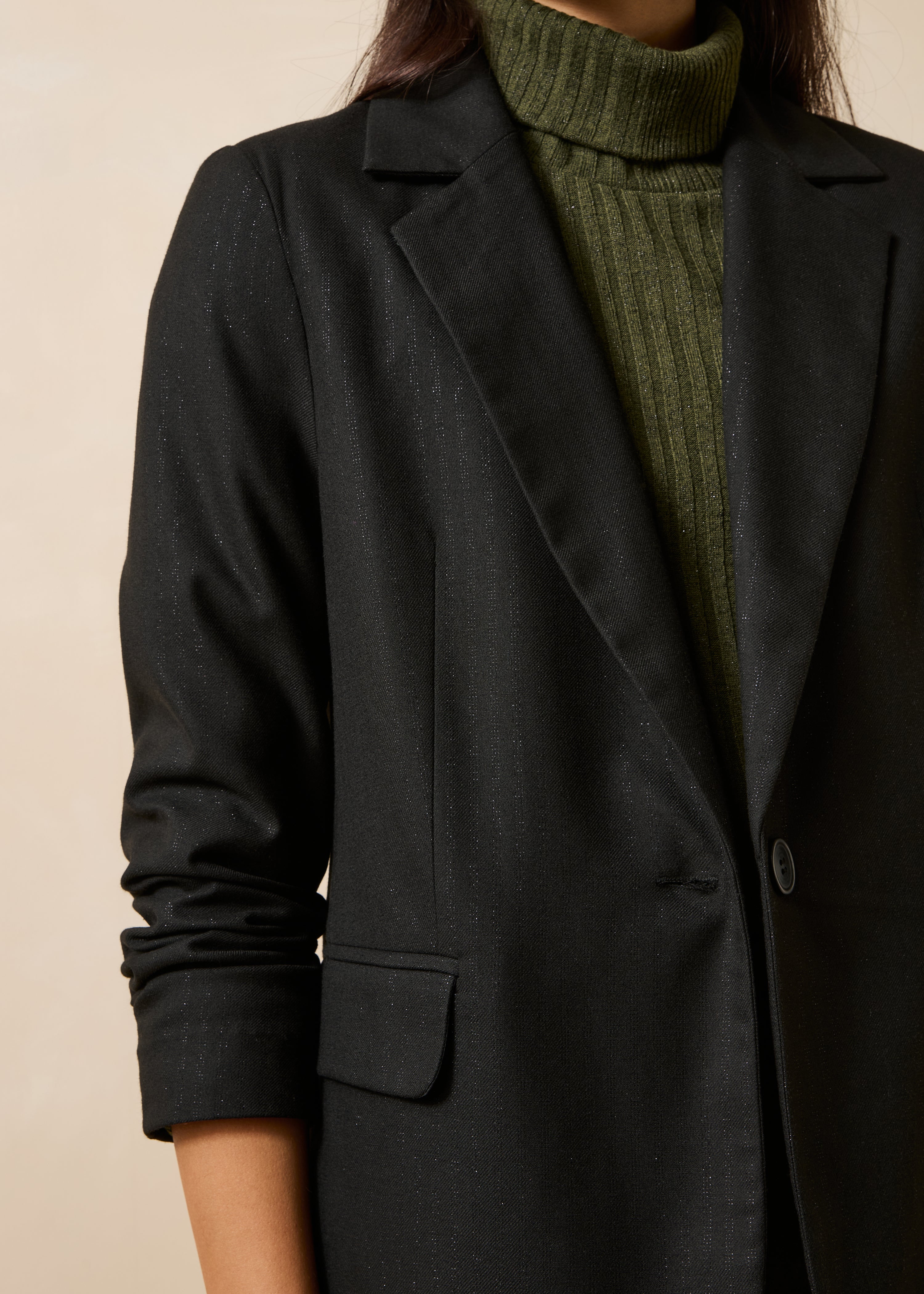 Zwarte getailleerde blazer met lange mouwen en strepen