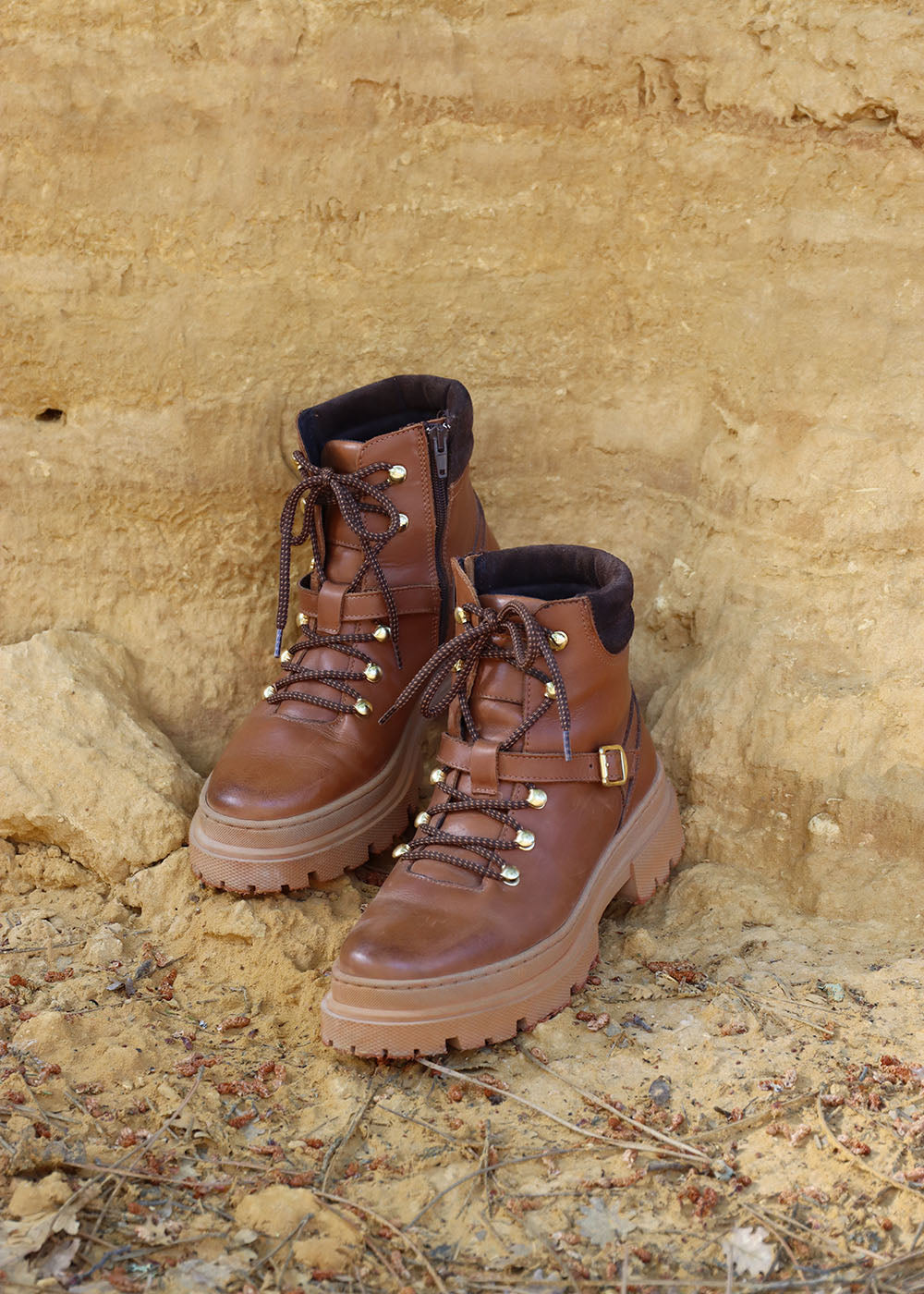 Botines con cordones de cuero de vaquilla