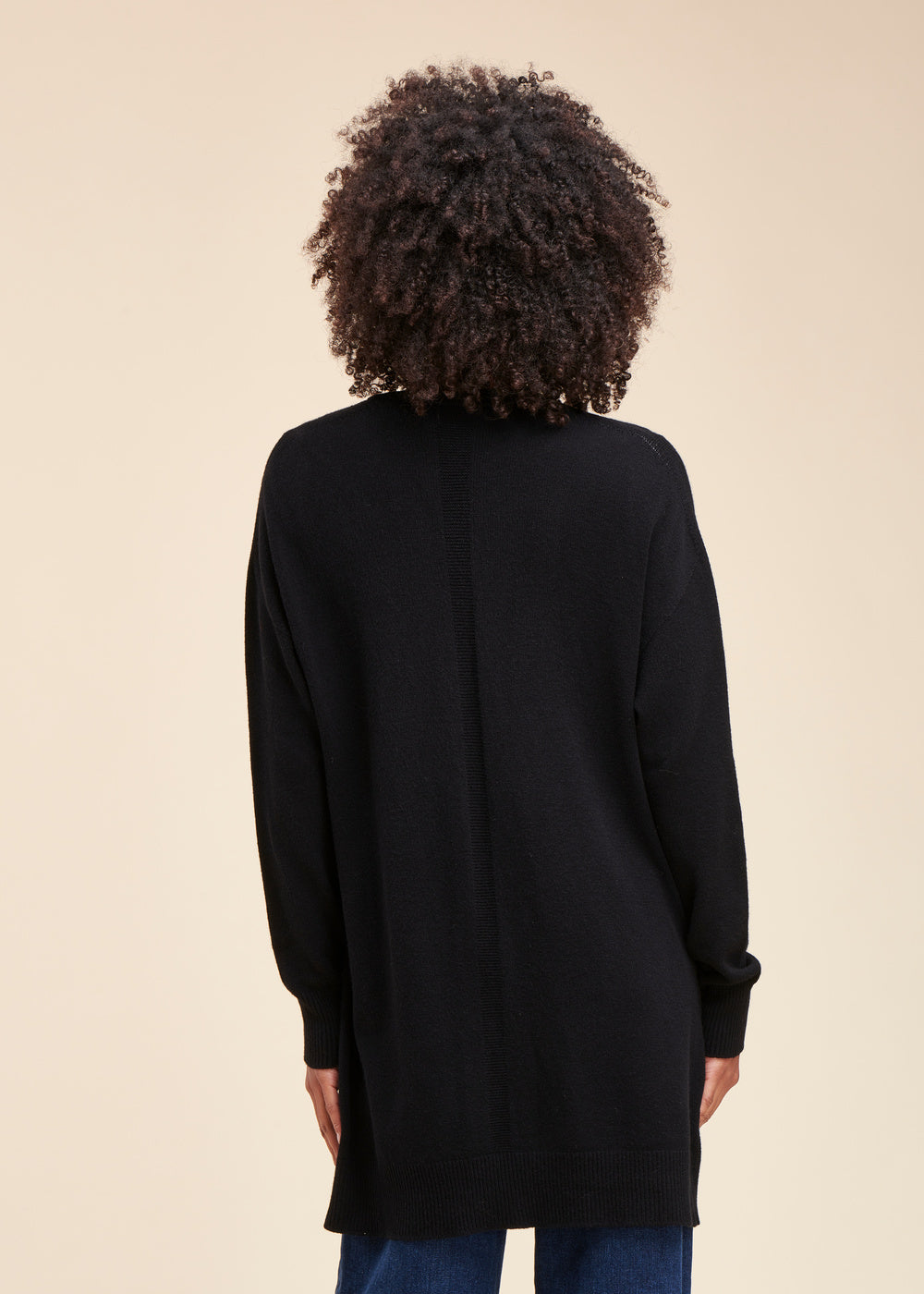 Fine-knit mid-length cardigan