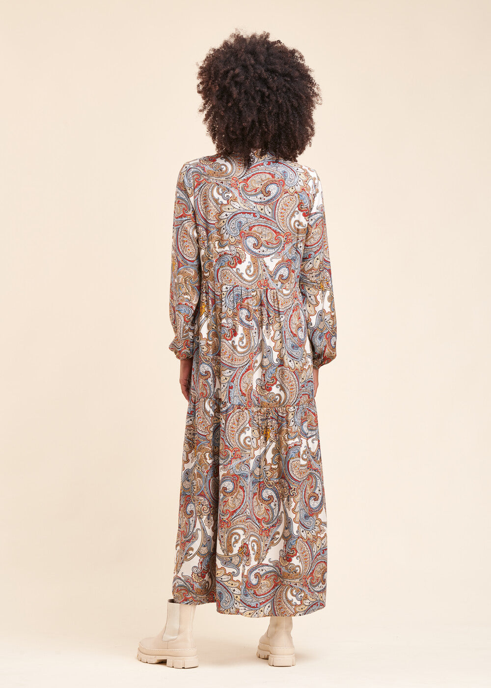 Long dress in a paisley print