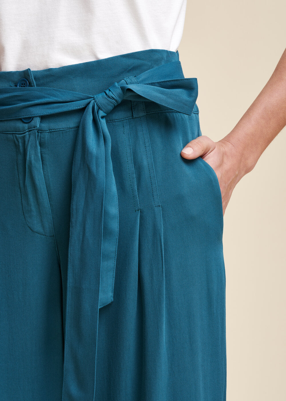 Wide, flowing pants