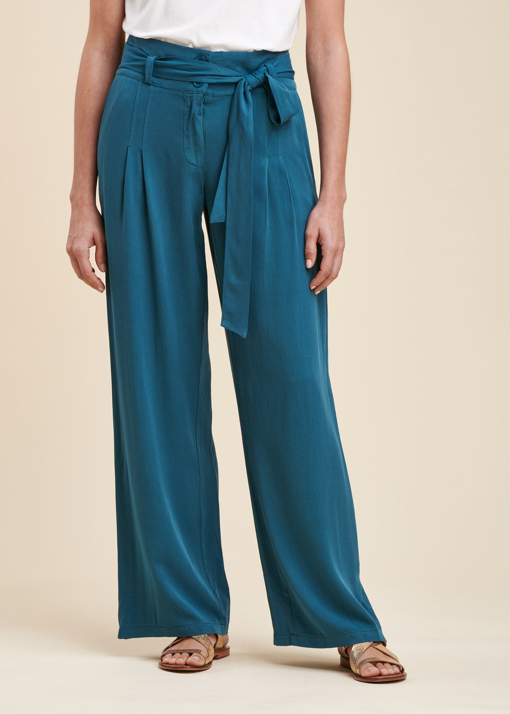 Wide, flowing pants